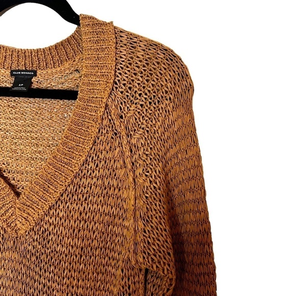 Club Monaco Lose Knit V-Neck Sweater - Picture 3 of 8